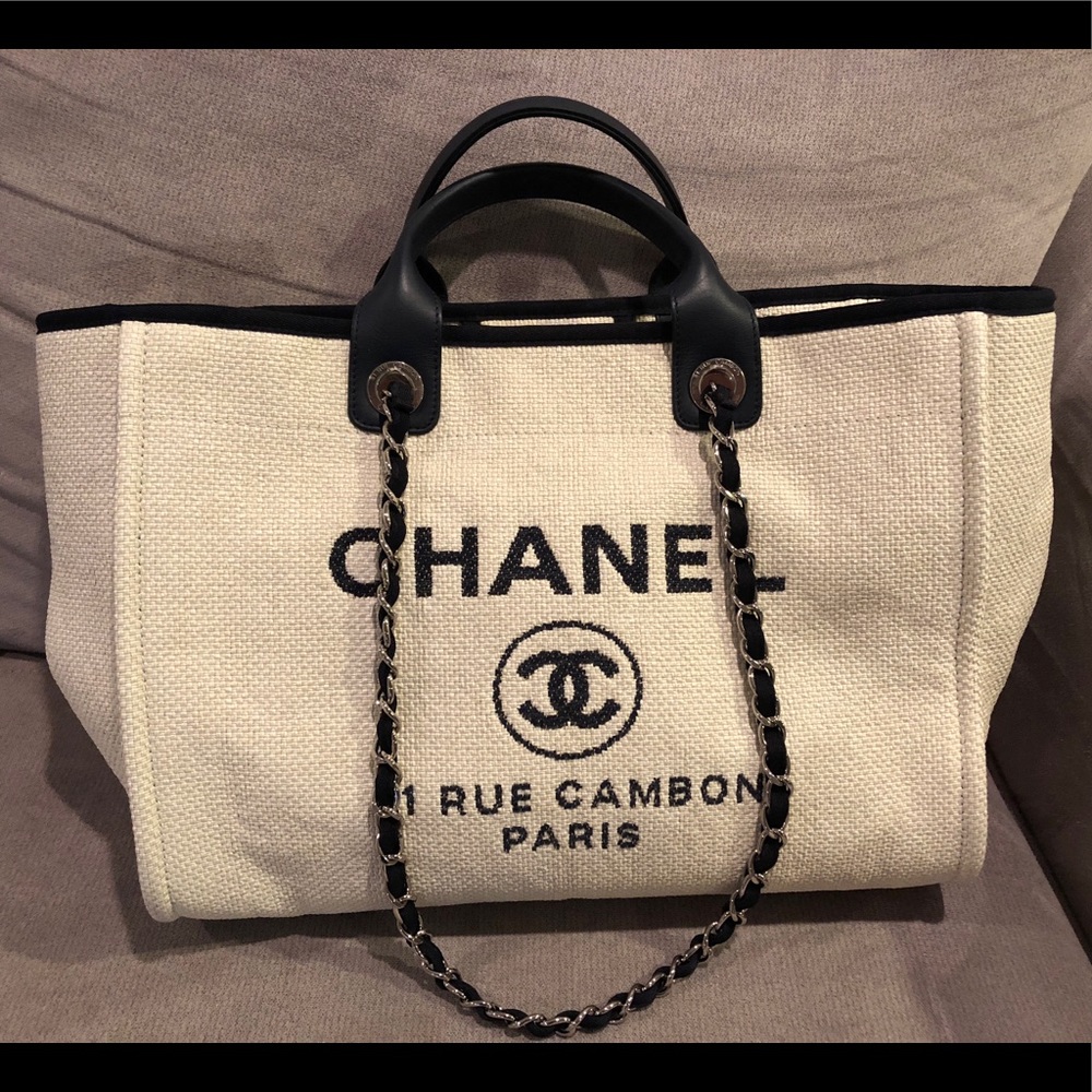Chanel Large Deauville White Raffia/Navy Trims